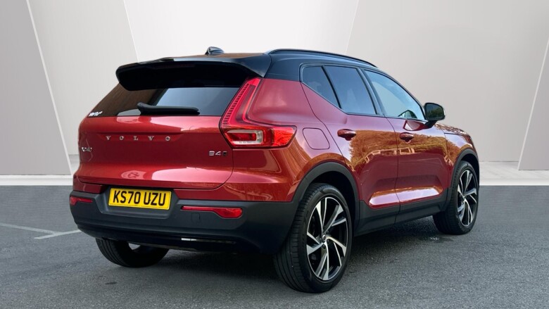 Volvo Xc40 2.0 B4P R DESIGN Pro 5dr AWD Auto Petrol Estate